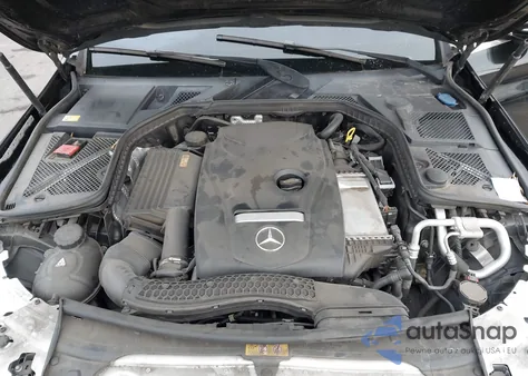 2015 Mercedes-Benz C 300 Luxury/Sport z USA, uszkodzony, nr VIN 55SWF4JB5FU064222